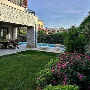 Apartment House Mia, Ližnjan
